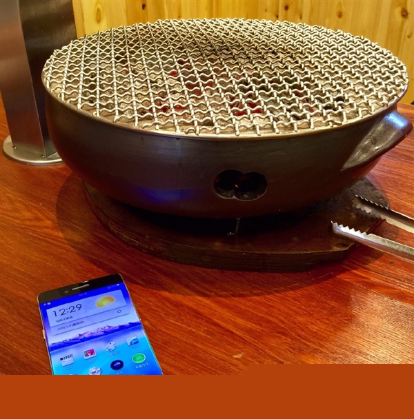 超級震撼!近距離看OPPO無邊框手機(jī)