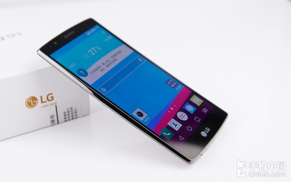 獨特的纖薄微彎曲設計_LG G4第2張圖