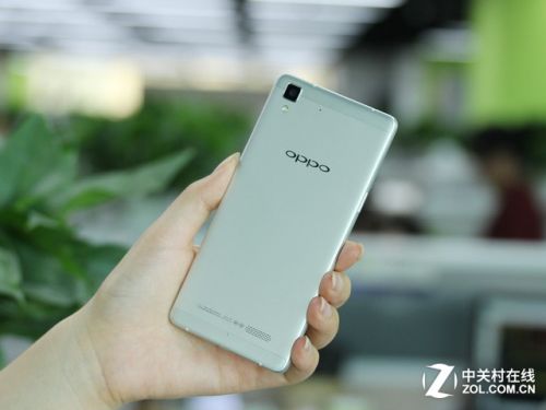 高考后換機(jī)季 八大必看時(shí)尚娛樂(lè)手機(jī)薦