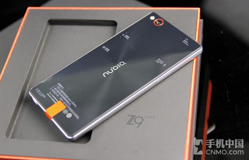 機身小巧討人愛_IUNI U3第2張圖