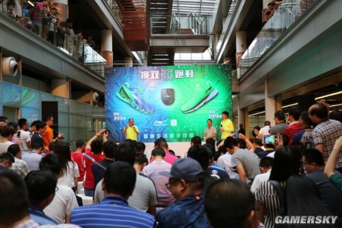 小米聯手李寧打造智能跑鞋 續航超長一年不用換鞋