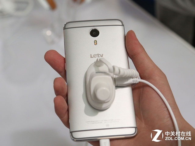 2K屏+驍龍810 樂視超級手機1Pro僅2499