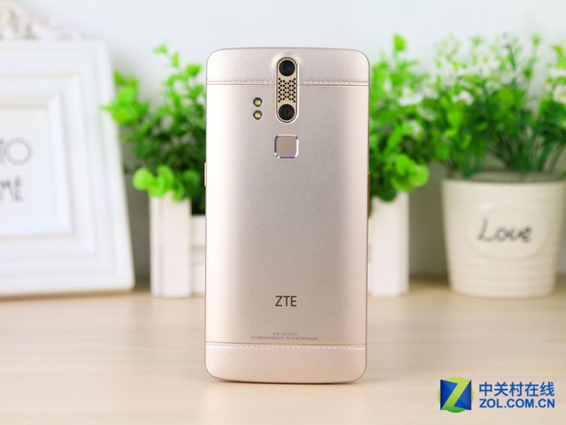 搭大猩猩抗菌屏 中興AXON天機首發上市