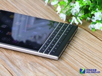 多彩配色黑莓機 黑莓Passport報低價