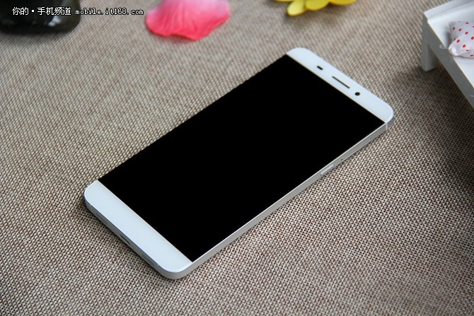 錯過樂粉節(jié)也無妨 樂視手機1僅售1088元