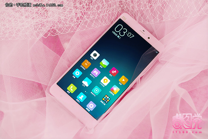 小米Note女神版僅1895元 不輸玫瑰金