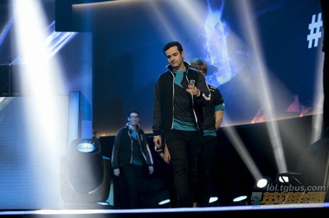 S5總決賽OG碰撞黑馬FW技高一籌 晉級四強(qiáng)