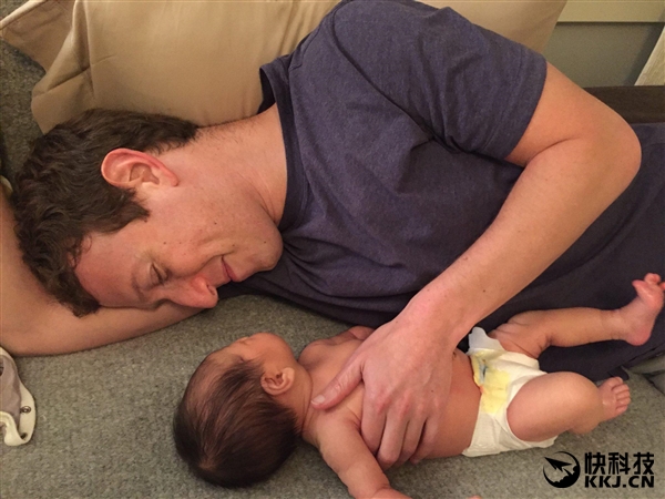 扎克伯格“第一次為女兒換尿布”:190萬網友點贊