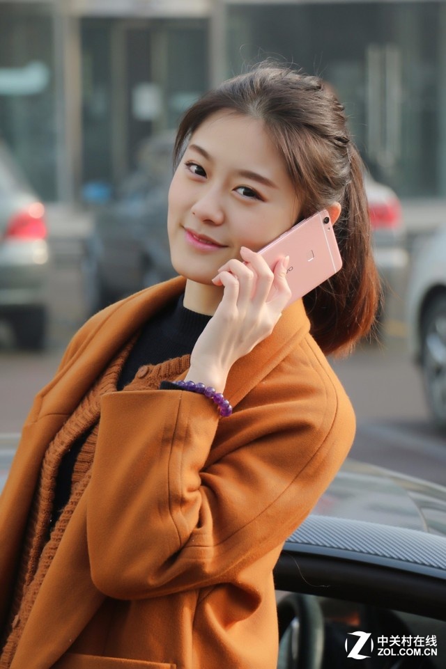 夠快!蘭博基尼載美女送vivo X6Plus