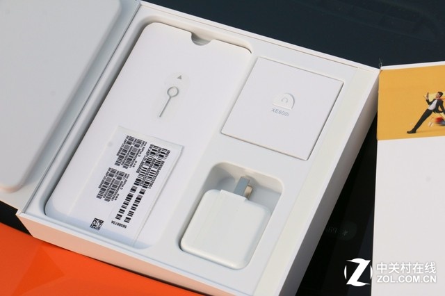 夠快!蘭博基尼載美女送vivo X6Plus