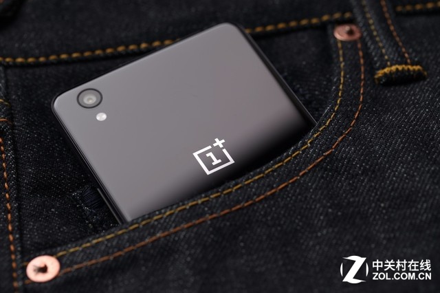12.10開售 一加手機X暗夜黑版唯美圖賞