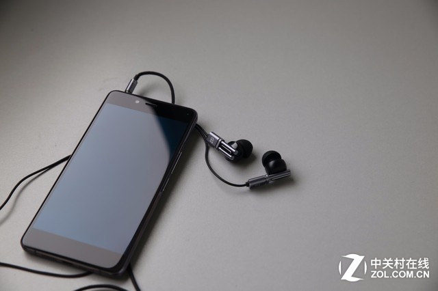 12.10開售 一加手機X暗夜黑版唯美圖賞