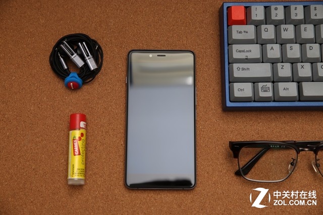 12.10開售 一加手機X暗夜黑版唯美圖賞