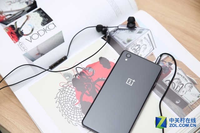 12.10開售 一加手機X暗夜黑版唯美圖賞