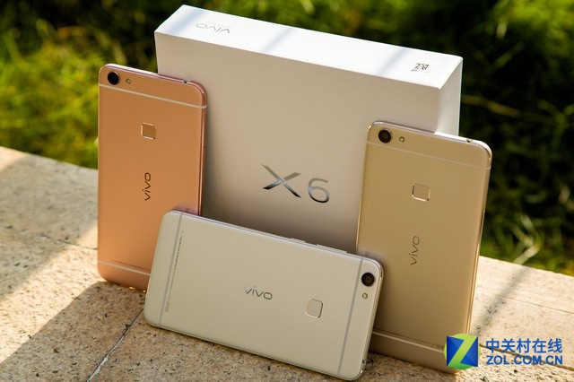 配置方面,夠快才暢快vivo X6配備了4G超大運存作為“暢快”的硬件基礎,因為4G超大運存不但能帶來更快的APP啟動速度,還能同時開啟更多APP,更能保證長時間使用手機而不卡頓。