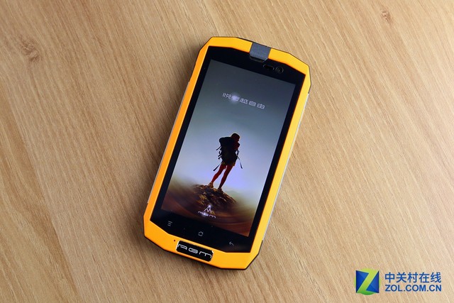 水土不“服” AGM A1三防旅行手機評測