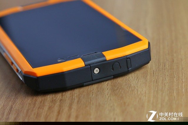 水土不“服” AGM A1三防旅行手機評測