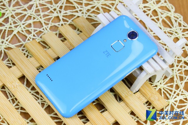 0.3秒黑屏快速解鎖 中興Blade A1全評測