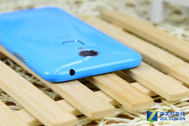 0.3秒黑屏快速解鎖 中興Blade A1全評測