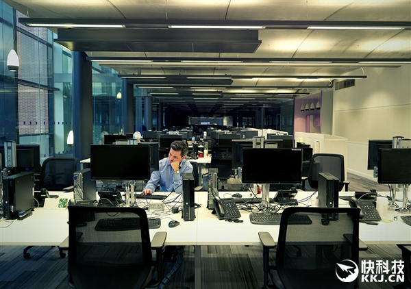 全國城市日均工作時間排行榜：廣州、北京最苦逼