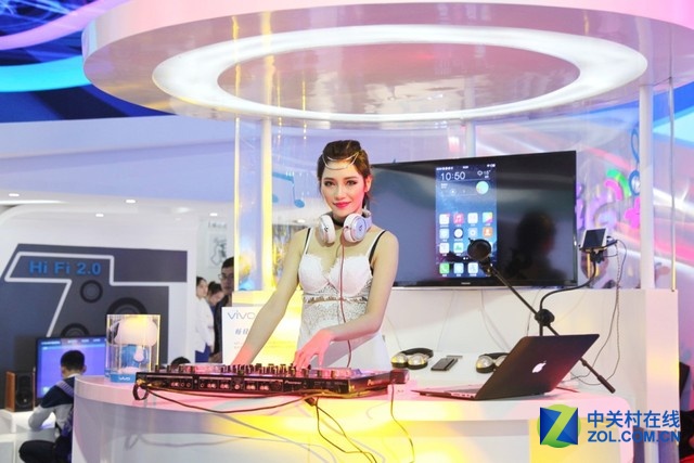 聚焦移動大會 玫瑰金版vivo X6Plus閃耀