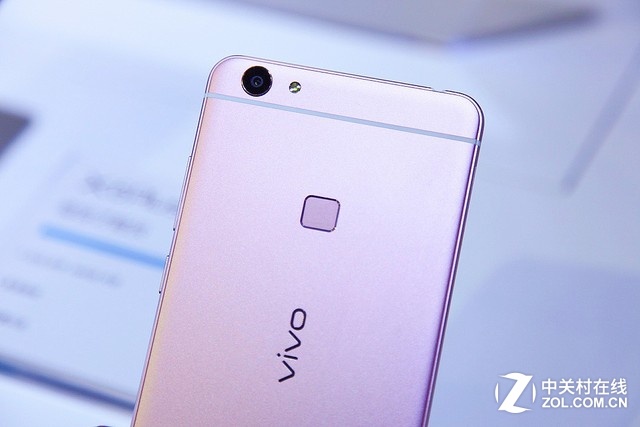 聚焦移動大會 玫瑰金版vivo X6Plus閃耀