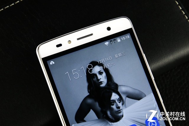 智能遙控“樂控2.0” TCL樂玩2C圖賞