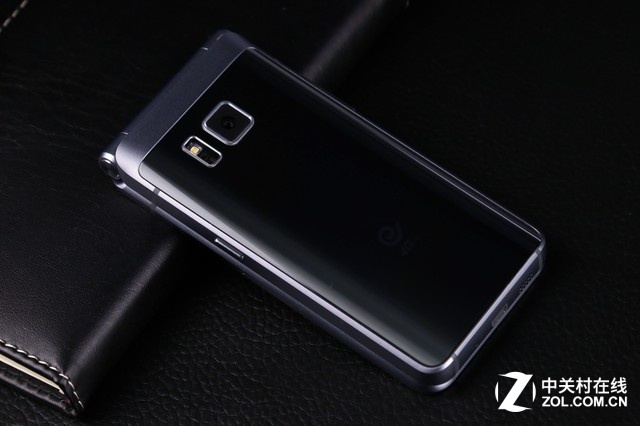 越覽天地 豪氣十足 三星W2016真機圖賞