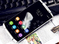 國產(chǎn)手機(jī)中的充電寶 竟配10000mAh電池