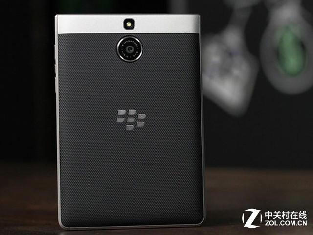 黑莓Passport Silver Edition報價4099