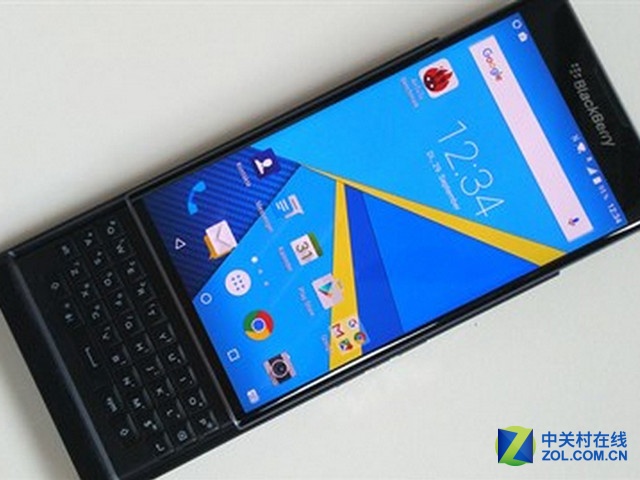 雙曲面屏設計 黑莓Priv商家報價4764元 