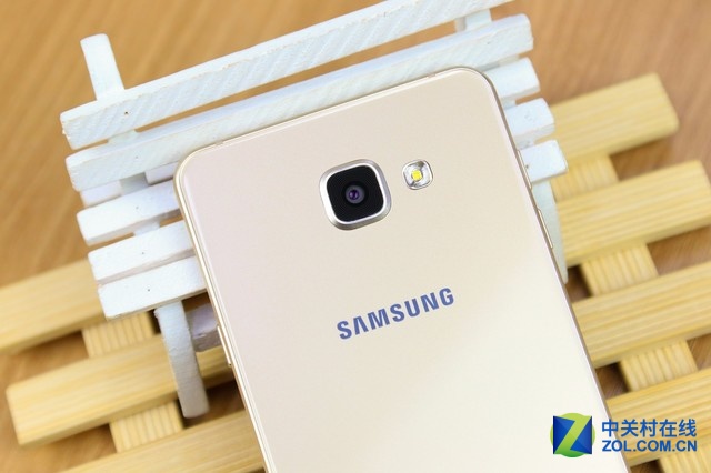 體驗攀升時尚外觀 三星A7 2016版圖賞