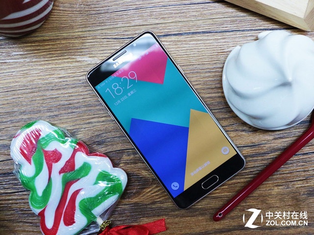 買(mǎi)手機(jī)2500就夠了 這些手機(jī)值得你關(guān)注 