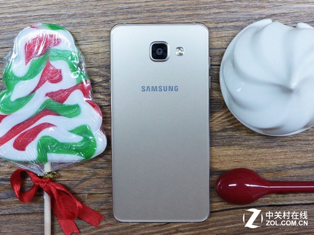 買(mǎi)手機(jī)2500就夠了 這些手機(jī)值得你關(guān)注 