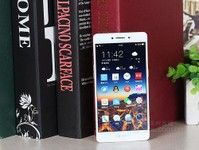 針對(duì)年輕用戶 OPPO主打中高端手機(jī)市場(chǎng)