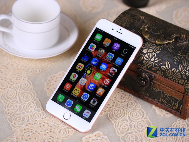 玫瑰金惹人愛 蘋果iPhone6s Plus到貨