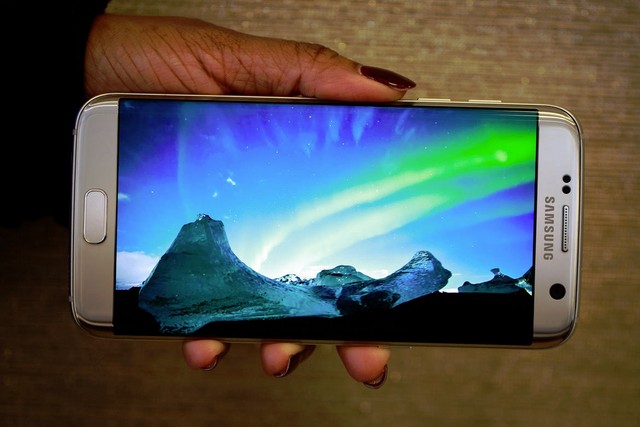 豐富曲面功能 三星Galaxy S7 Edge真機(jī)圖賞