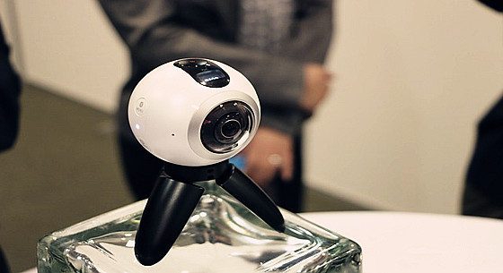 三星MWC發布Gear 360全景相機 超可愛像瓦力女友