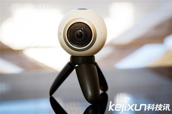 MWC2016三星發布Gear 360全景相機 扎克伯格為其站臺