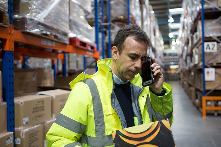 搭物聯網版Win10 松下FZ-F1手機展示