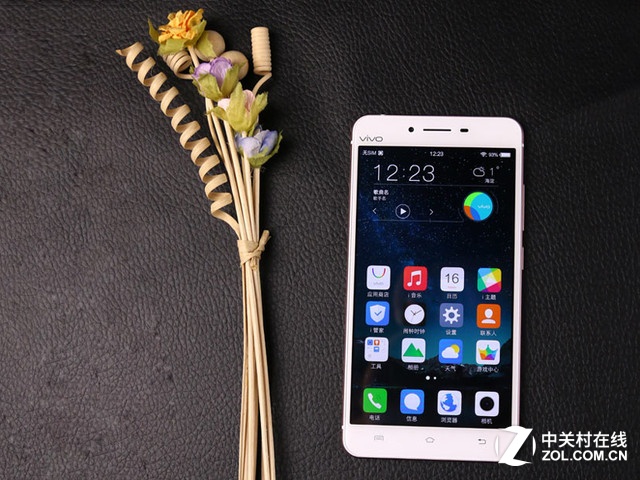 陪你快樂回家 這才是春節要買的手機