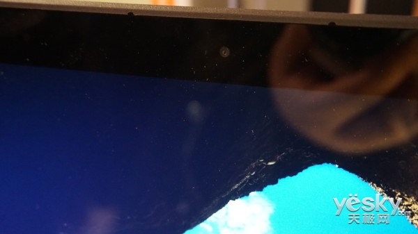 金光閃耀全球最輕薄 聯想YOGA 4S現場速評