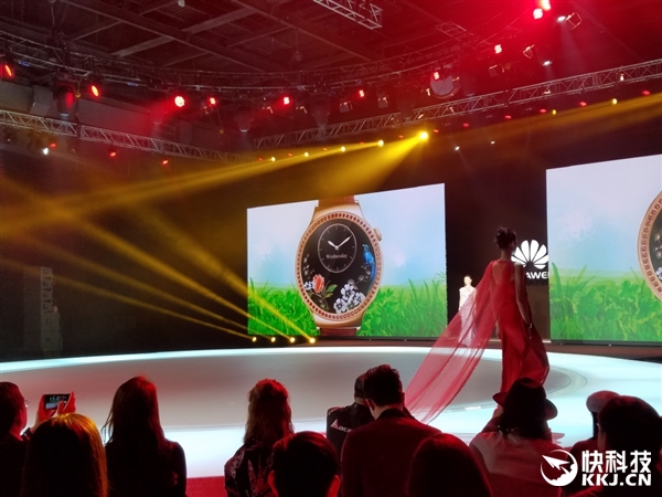 4888元！HUAWEI WATCH星月系列發(fā)布：施華洛世奇寶石