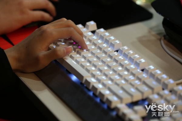 全國高校電競聯賽北航站開擼:最佳裝備亮相