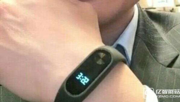 小米手環(huán)二代實(shí)物曝光!可顯示電量測心率
