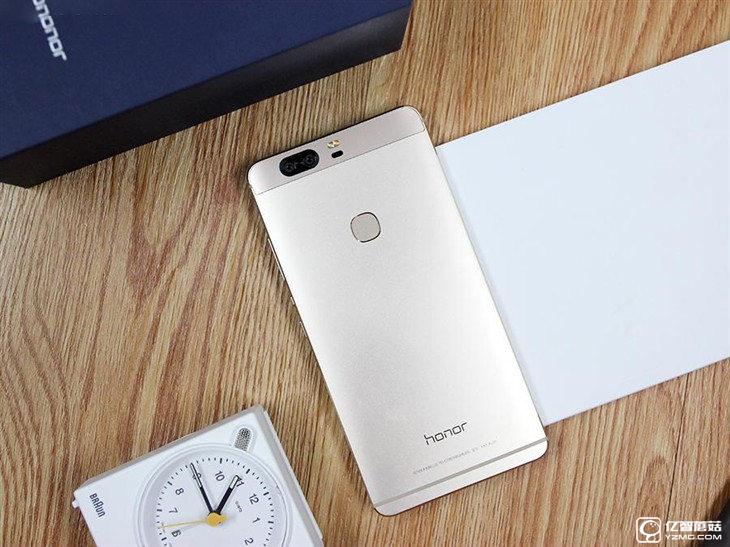 華為榮耀V8評測：極致科技集大成者 內斗華為P9？