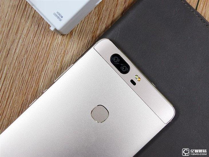 華為榮耀V8評測：極致科技集大成者 內斗華為P9？