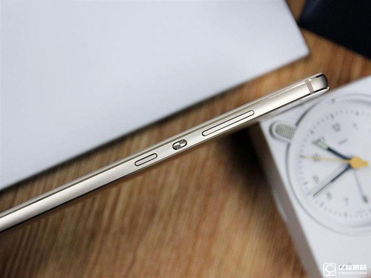 華為榮耀V8評測：極致科技集大成者 內斗華為P9？