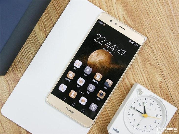 華為榮耀V8評測:極致科技集大成者 內斗華為P9?