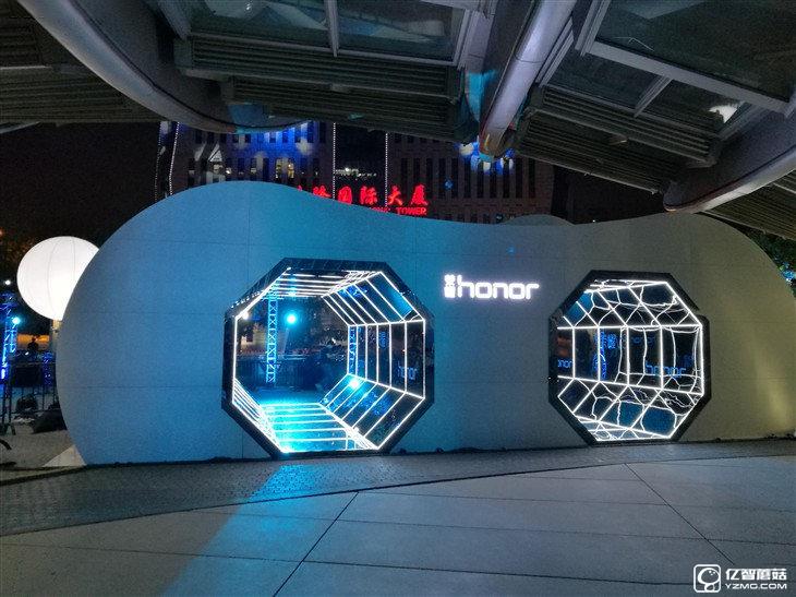 華為榮耀V8評測:極致科技集大成者 內斗華為P9?